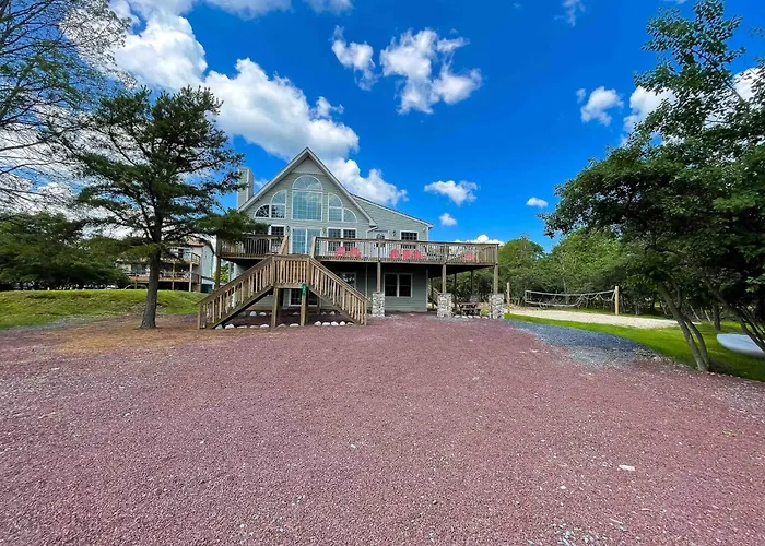 9Br Lake Fr Volley Ball/Hot Tub