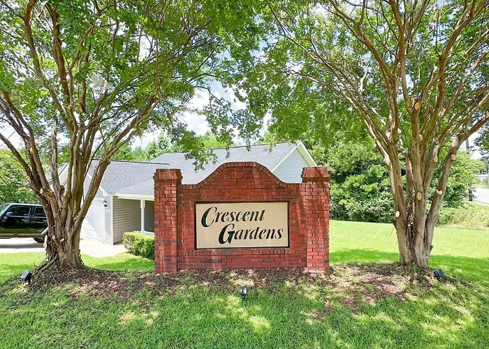 Crescent Gardens-3 Miles From Ua