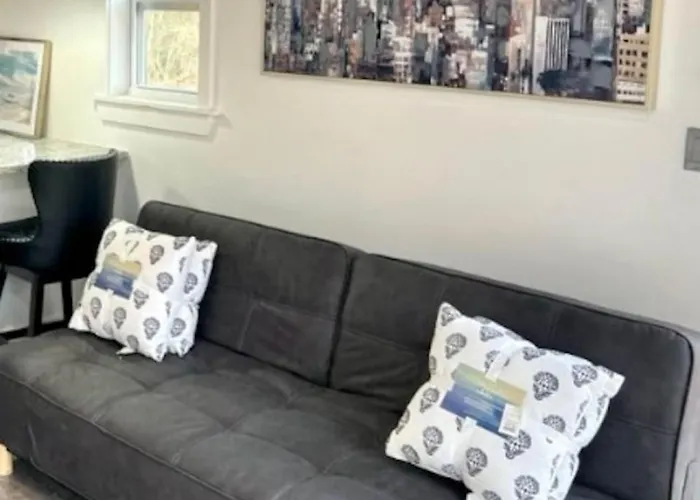 Chapel Hill Guest House Retreat