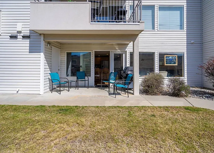 Condo In Chelan - Mountain Views