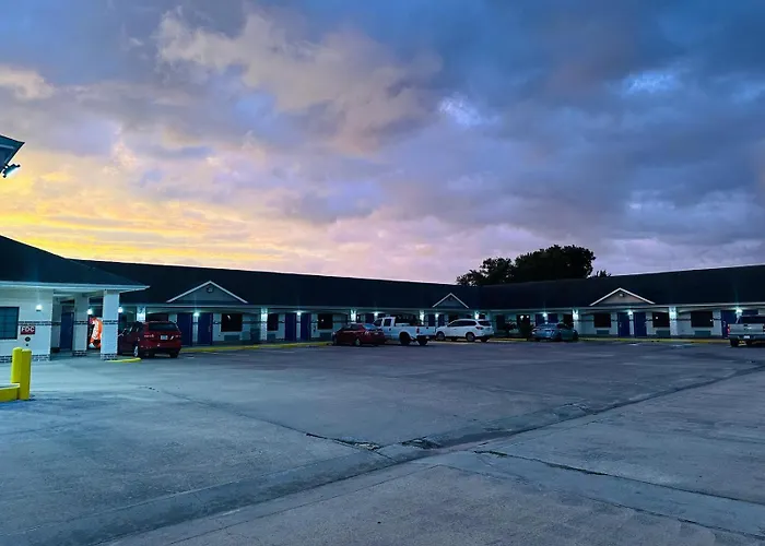 Executive Inn & Suites West Columbia