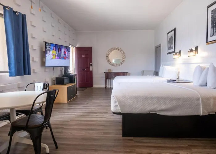 Outer Banks Motor Lodge