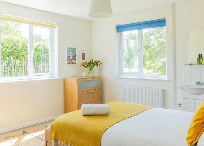 Secluded 3 Bed Cottage In Private Parkland