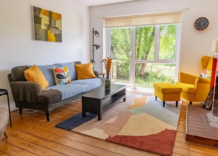 Secluded 3 Bed Cottage In Private Parkland