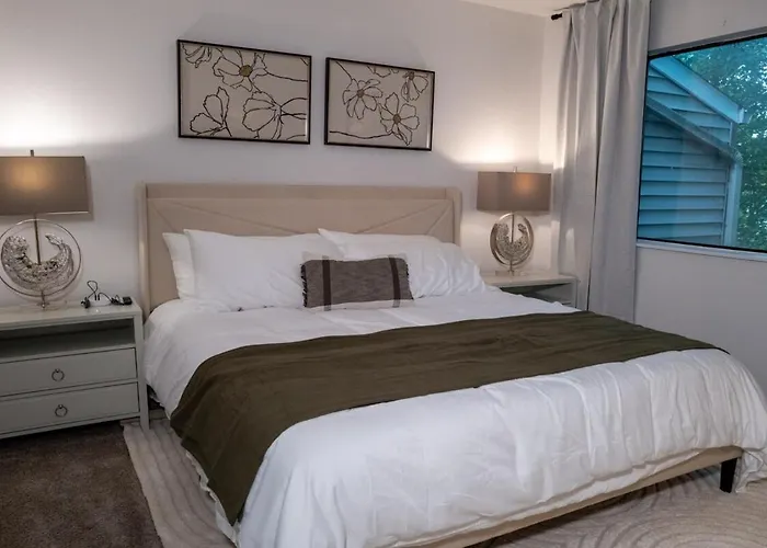 Idlewood Townhomes 3Beds Apt 3