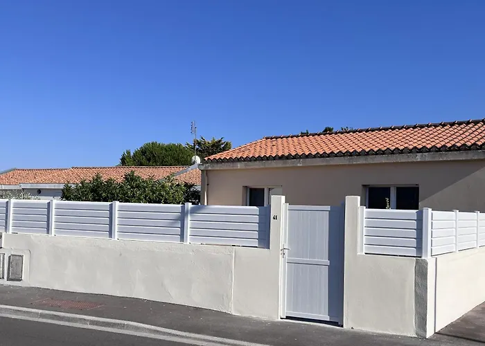 Maison Familiale Et Chaleureuse Av 2 Chambres Et Terrasse, Quartier Chaume Pour Max 6 Pers