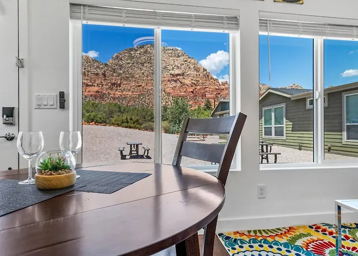 Chimney Rock Suite - Unit C - Red Rock Retreat