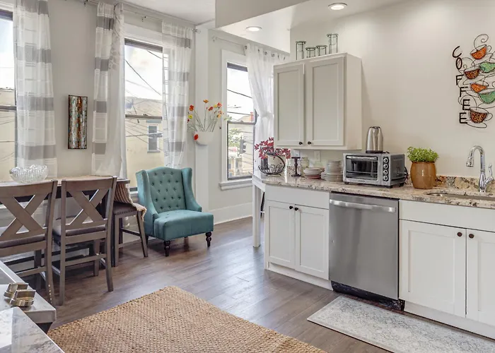 Walkable Apt In York St Historic District