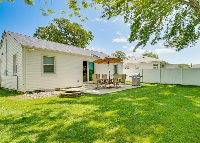 Family Retreat In Old Lyme Gated Miami Beach