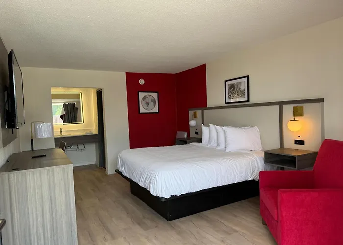 Ramada By Wyndham Lumberton Nc North