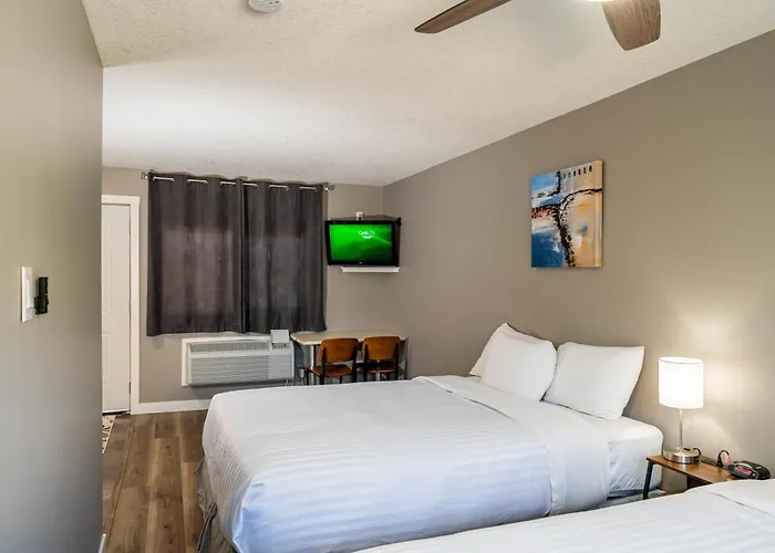 Hinton Highway Inn
