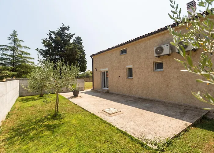 Villa Alina With Pool
