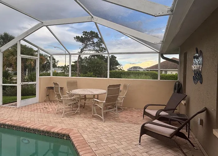 Marco Island Retreat- Close To Beach !