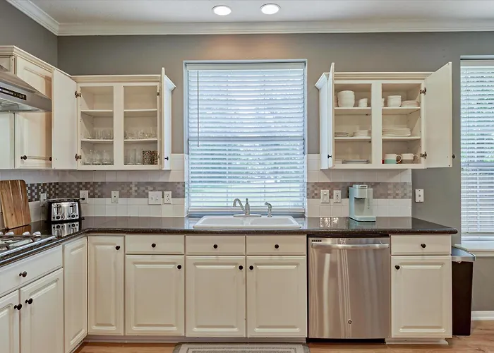 The Woodlands 3Br 1-Story Retreat W Open Kitchen, Grill, And Baby Friendly