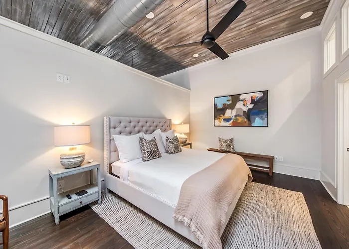 Quiet Downtown Loft - Walk To Dining And Coffee