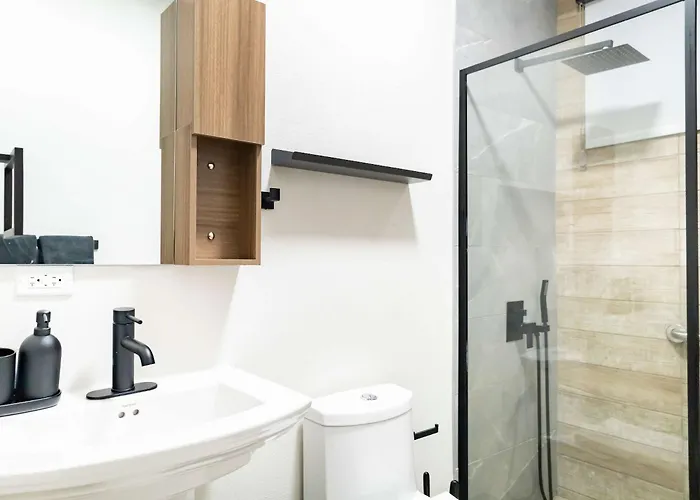 Aqua Villas Del Mar Apt 6 - 1 Bedroom Ada-Accessible Beachfront Oasis