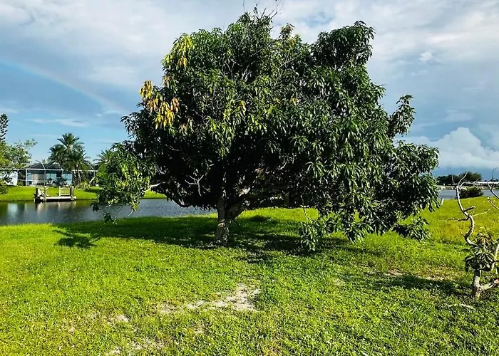 Canalfront Near Beaches Private Home Remodeled