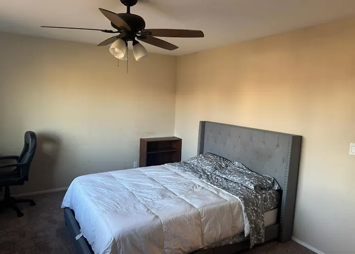 Large Private Room Near Meta & Tech Hubs