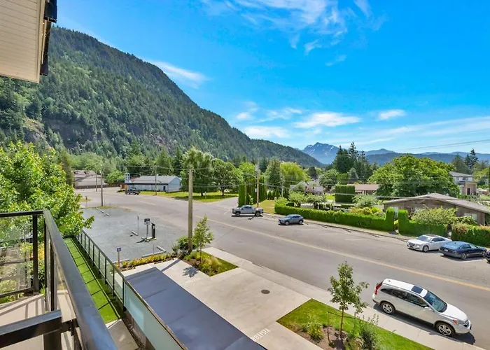 Harrison Hot Springs Lakeside