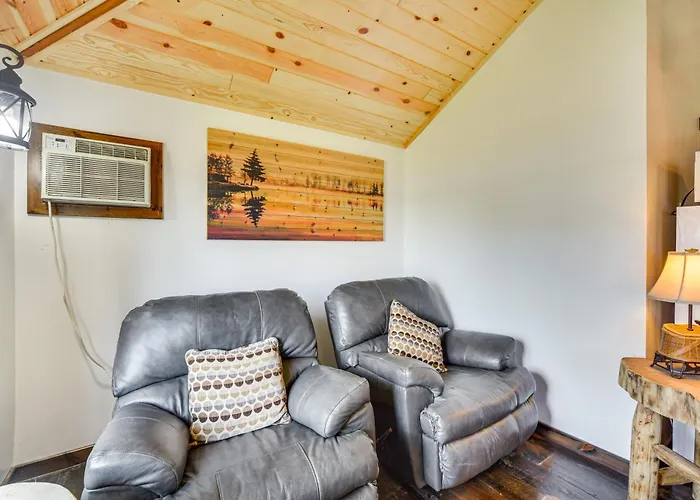 Cozy Studio W/ Community Docks In Stone Lake!