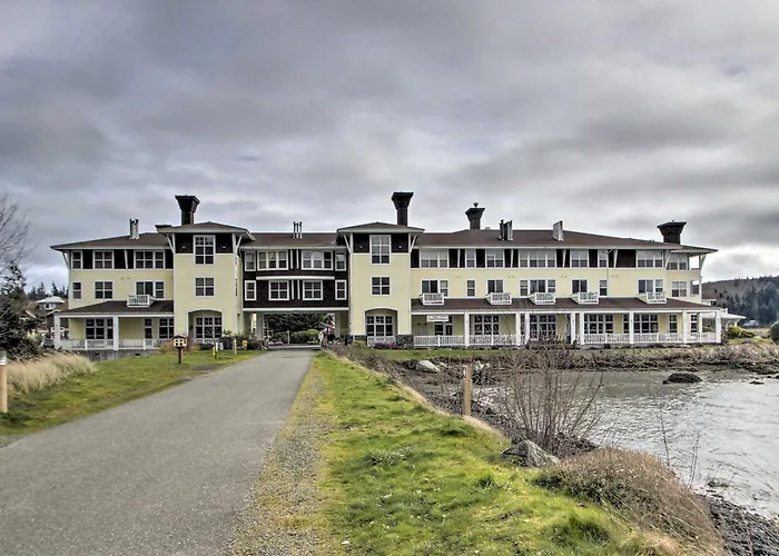 Water Views & Marina Access: Port Ludlow Getaway