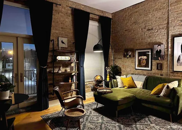 Cozy Loft Retreat For Two