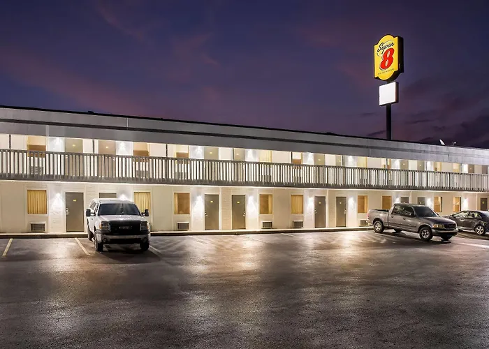 Super 8 By Wyndham Brownsburg