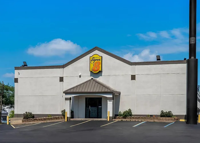 Super 8 By Wyndham Brownsburg