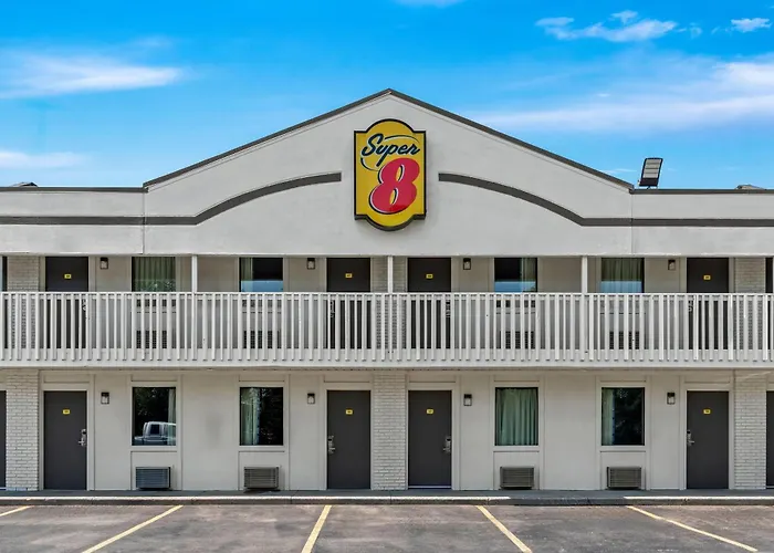 Super 8 By Wyndham Brownsburg