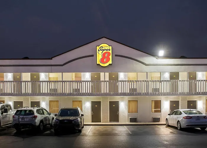 Super 8 By Wyndham Brownsburg