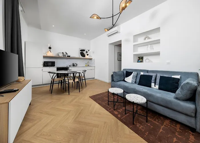 Newly Renovated Apartment With Balcony, Ac, Fiber Internet