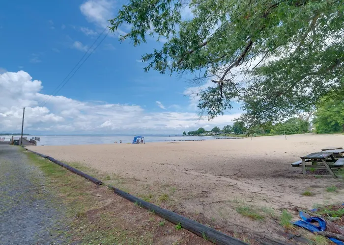 Dock Access: Waterfront Studio In Colonial Beach!