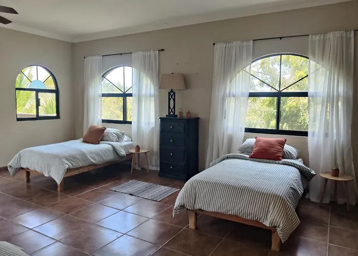 Villa Lunas De Mar- 10 Pax, Pool, Walk To Beach