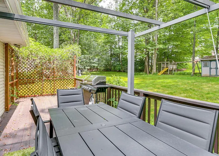 Patio, 2 Living Rooms, 5 Mi To Beaver Stadium