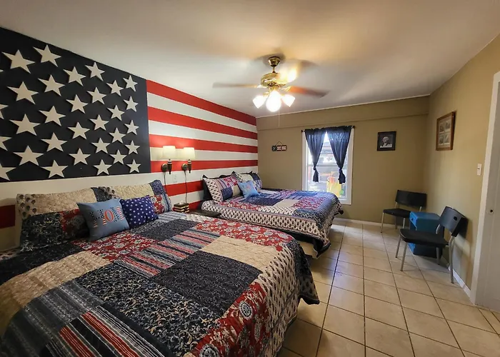 Hill Country Lodge And Mini Storages