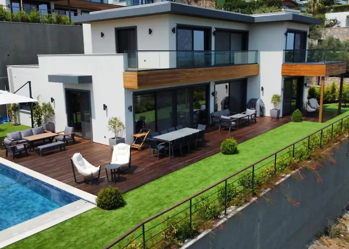 Stunning 5-Bedroom Villa With Panoramic View Of Yalikavak Marina