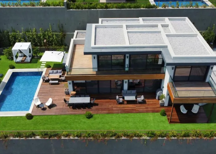 Stunning 5-Bedroom Villa With Panoramic View Of Yalikavak Marina