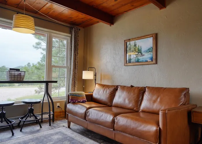 Luxury Getaway Near Mineral Spa - Ponderosa Cabin