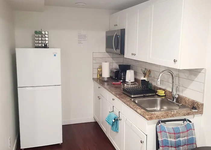 Two Luxury Bedrooms In The Basement