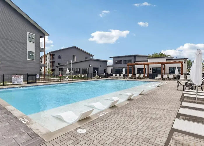 Landing Apartments - The Virginia