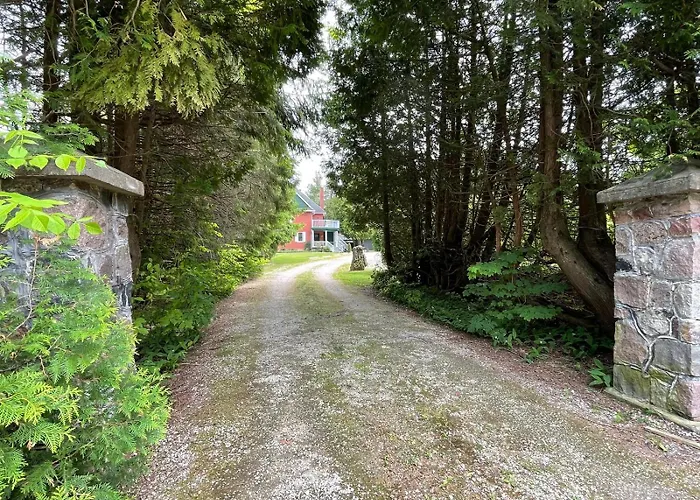 Cedar Garden Cottages