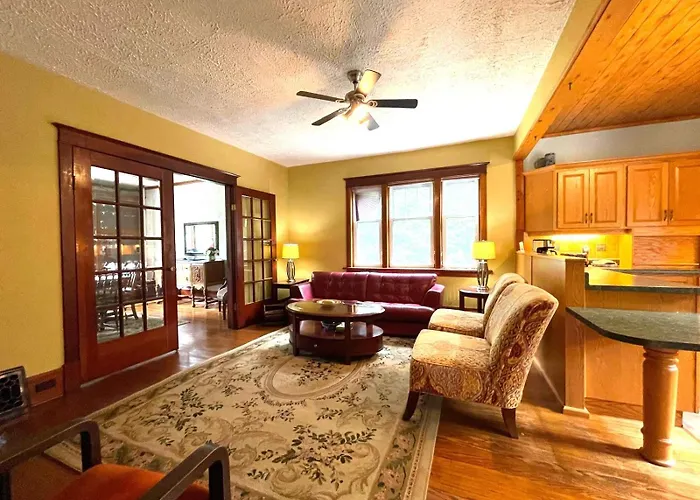 Cedar Garden Cottages