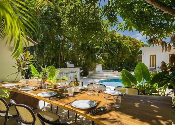 Tropical Roga Villa With Private Pool