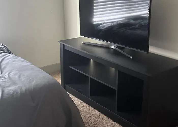 The Link & Lounge, Close To Everything