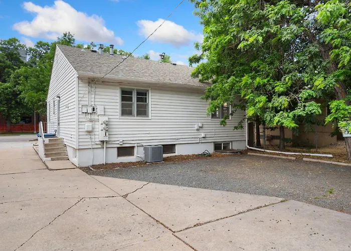 Beautiful Bungalow Next To Csu, Free Cruiser Bikes