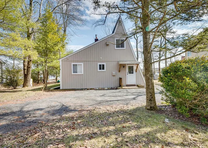 Dock & Sunroom: Waterfront Home Near Kalahari!