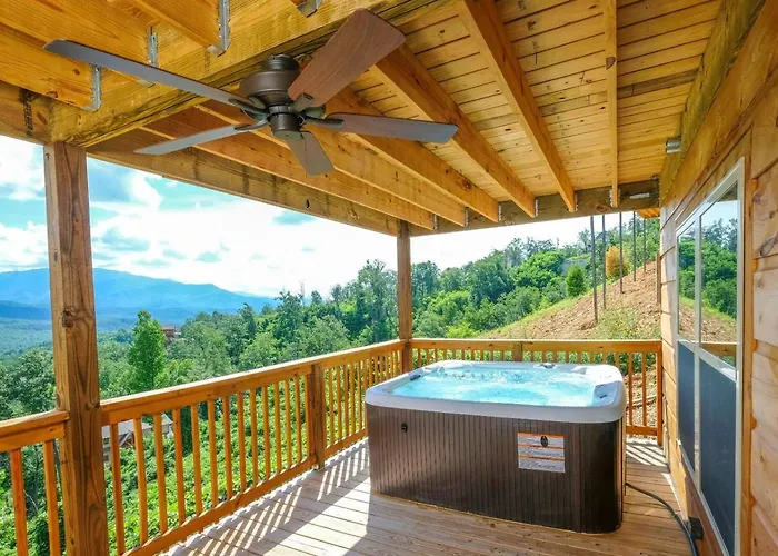 Breathtaking Mountain Views! June Discounts Available! - Birdhouse -