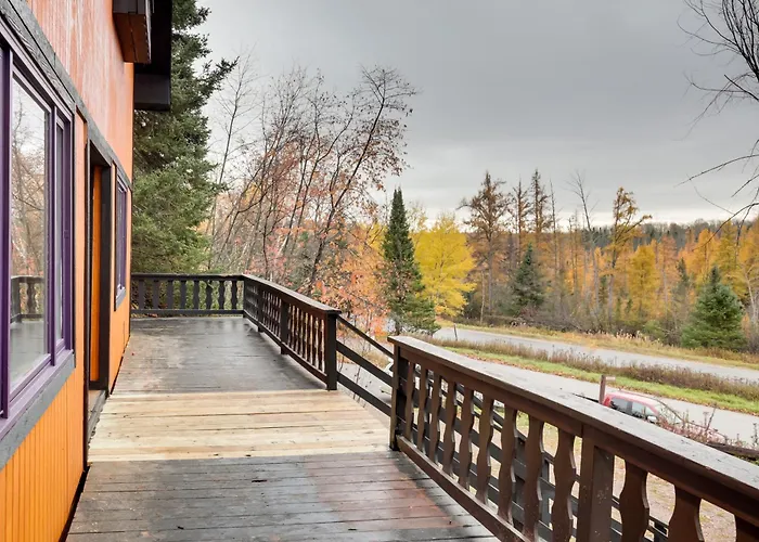 'Buckhorn' - Slopeside Iron River Cabin W/ Sauna