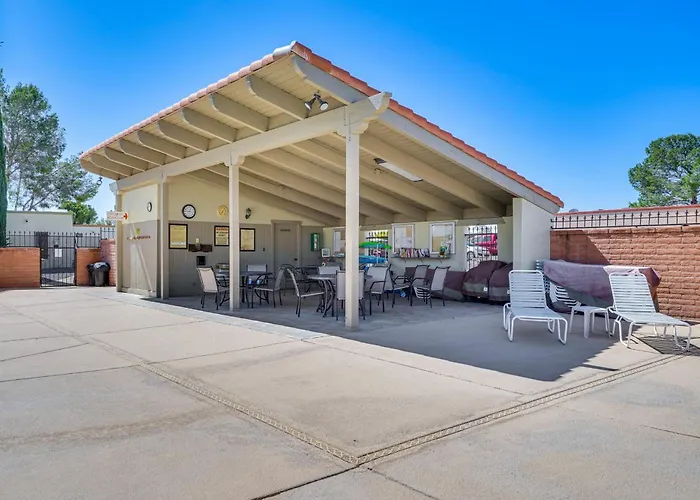 Charming Green Valley Townhome W/ Community Pool!