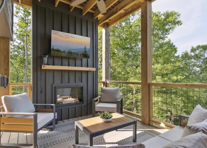 Golden Oaks Cabin Home